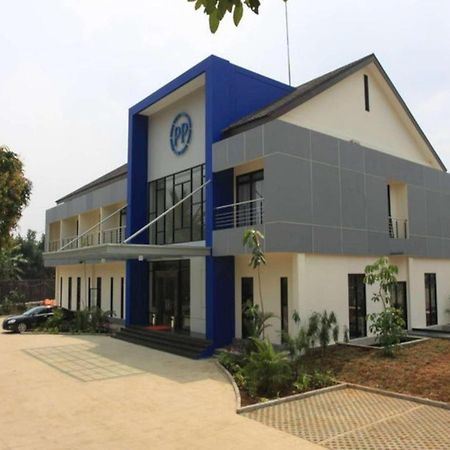 Pp University Cisarua Extérieur photo