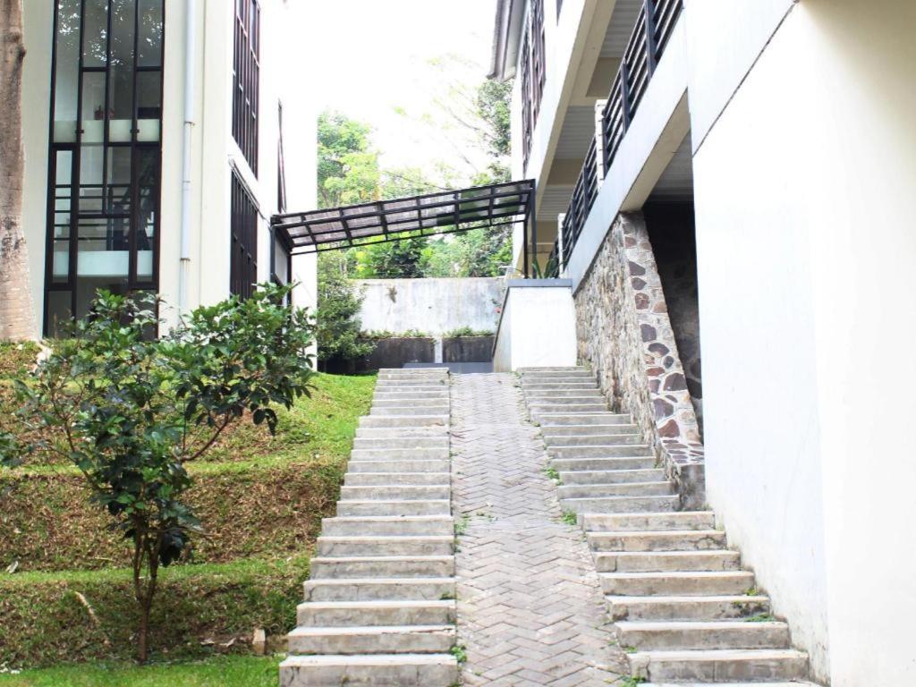 Pp University Cisarua Extérieur photo