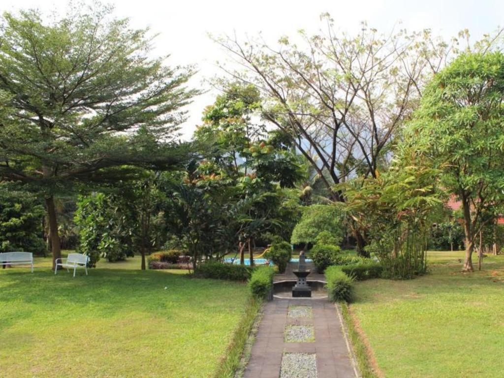 Pp University Cisarua Extérieur photo